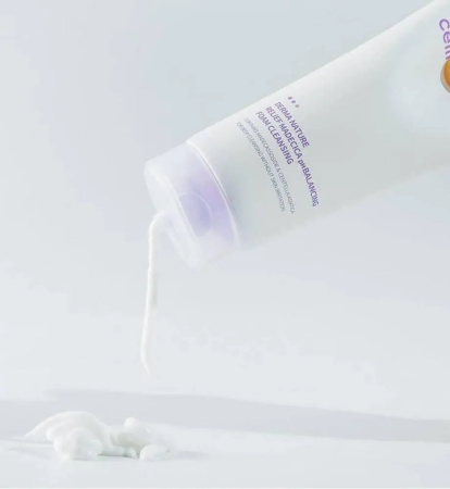 Нежная пенка для умывания Celimax RELIEF MADECICA pH BALANCING FOAM CLEANSING 150мл