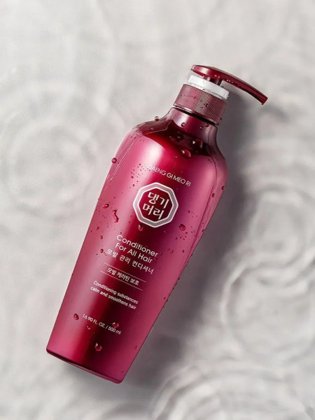 Разглаживающий кондиционер для всех типов волос Daeng Gi Meo Ri Gold Conditioner For All Hair Types 500мл